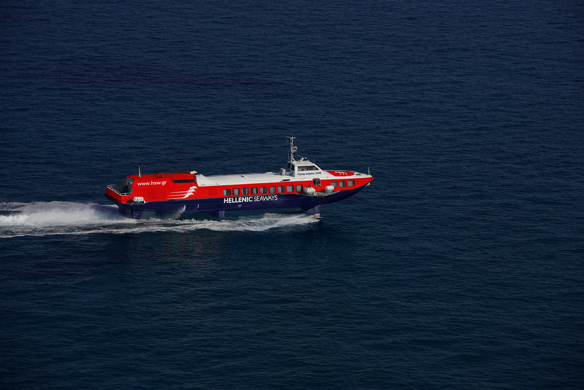 FLYING DOLPHIN 29 (idle)